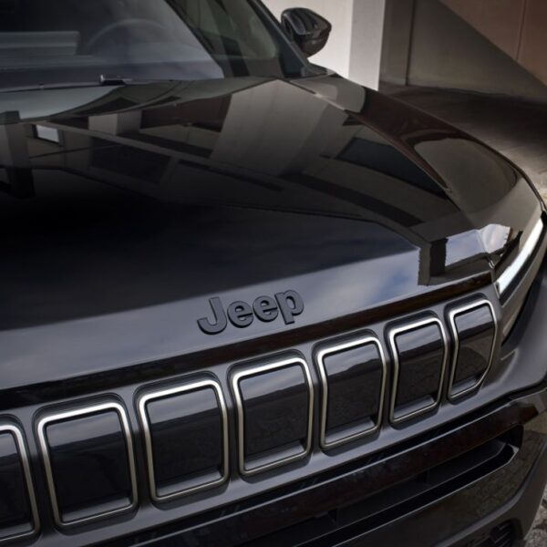 Jeep® Avenger w serii specjalnej Black Edition