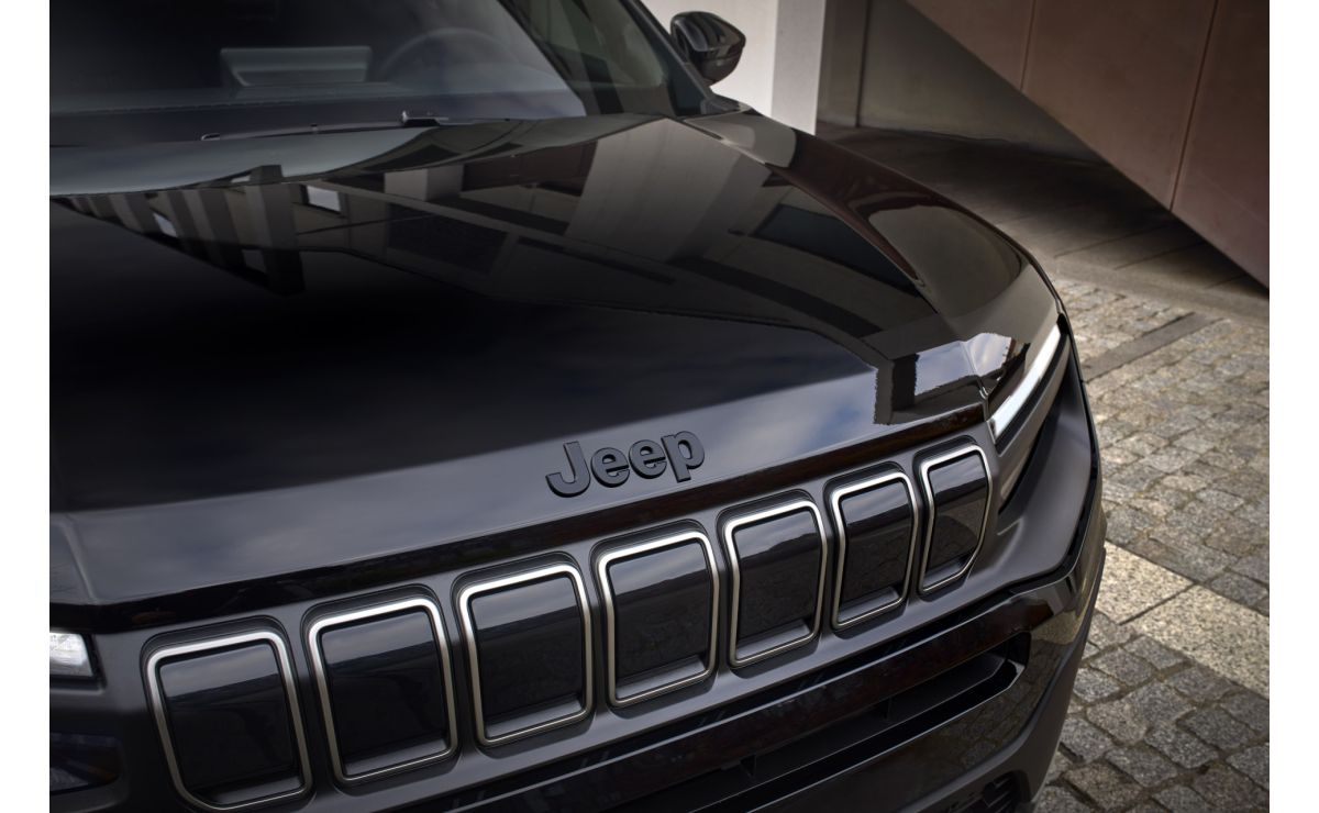 Jeep® Avenger w serii specjalnej Black Edition